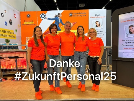 Teamfoto SocialMediaRecruiting.com auf der Zukunft Personal 2025